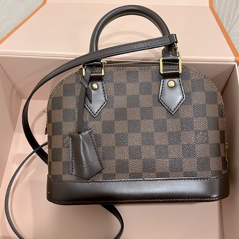 Louis Vuitton Alma BB bag. Brought in 2017, excellent condition.